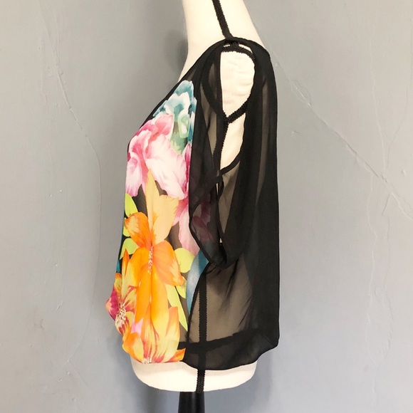 Maurice’s Flower Short Sleeve Blouse - Picture 2 of 4